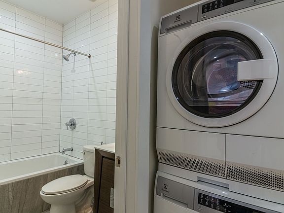 5th image of 2067 7th Ave APT 2B