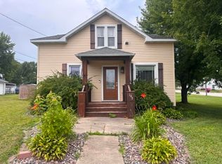 102 N Charles St, Calmar, IA 52132