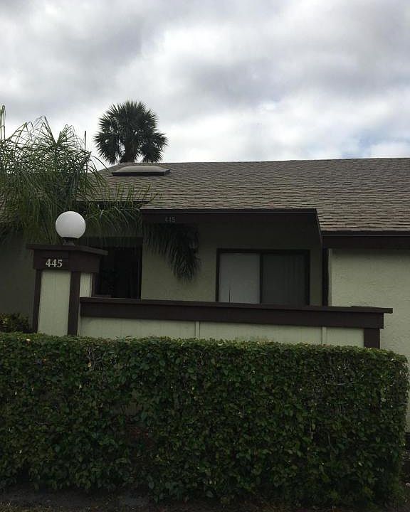 1st image of 445 Knollwood Ct