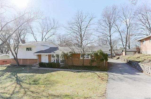 1st image of 3 Barbary Ln