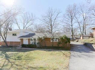 3 Barbary Ln, Saint Louis, MO 63146