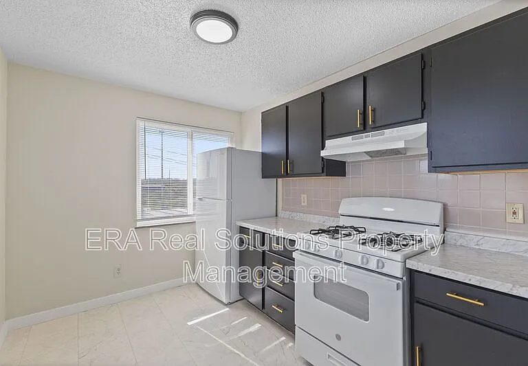 7875 Reading Rd #1 — Photo 2