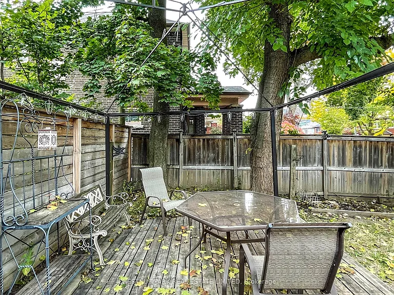 114 Colin Ave — Photo 47