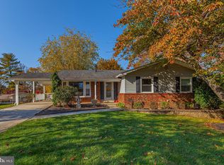 6 Iris Ct, Rockville, MD 20853