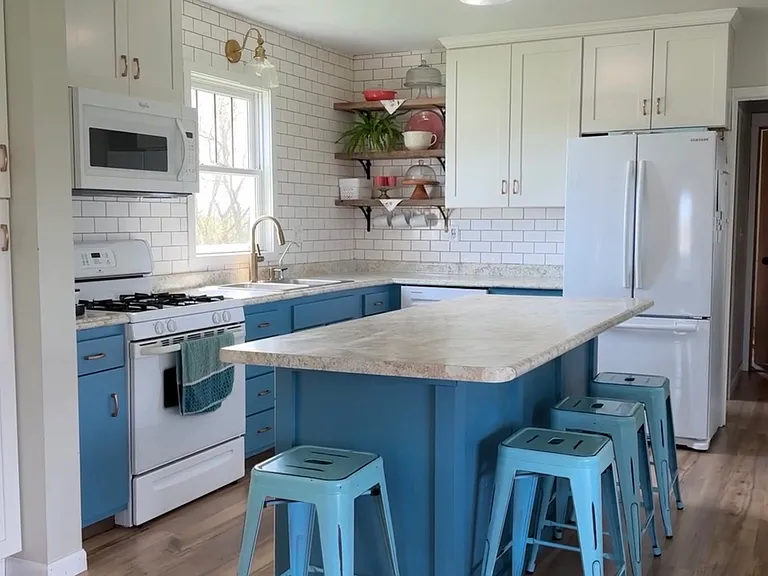 29002 Isle Ave — Photo 2