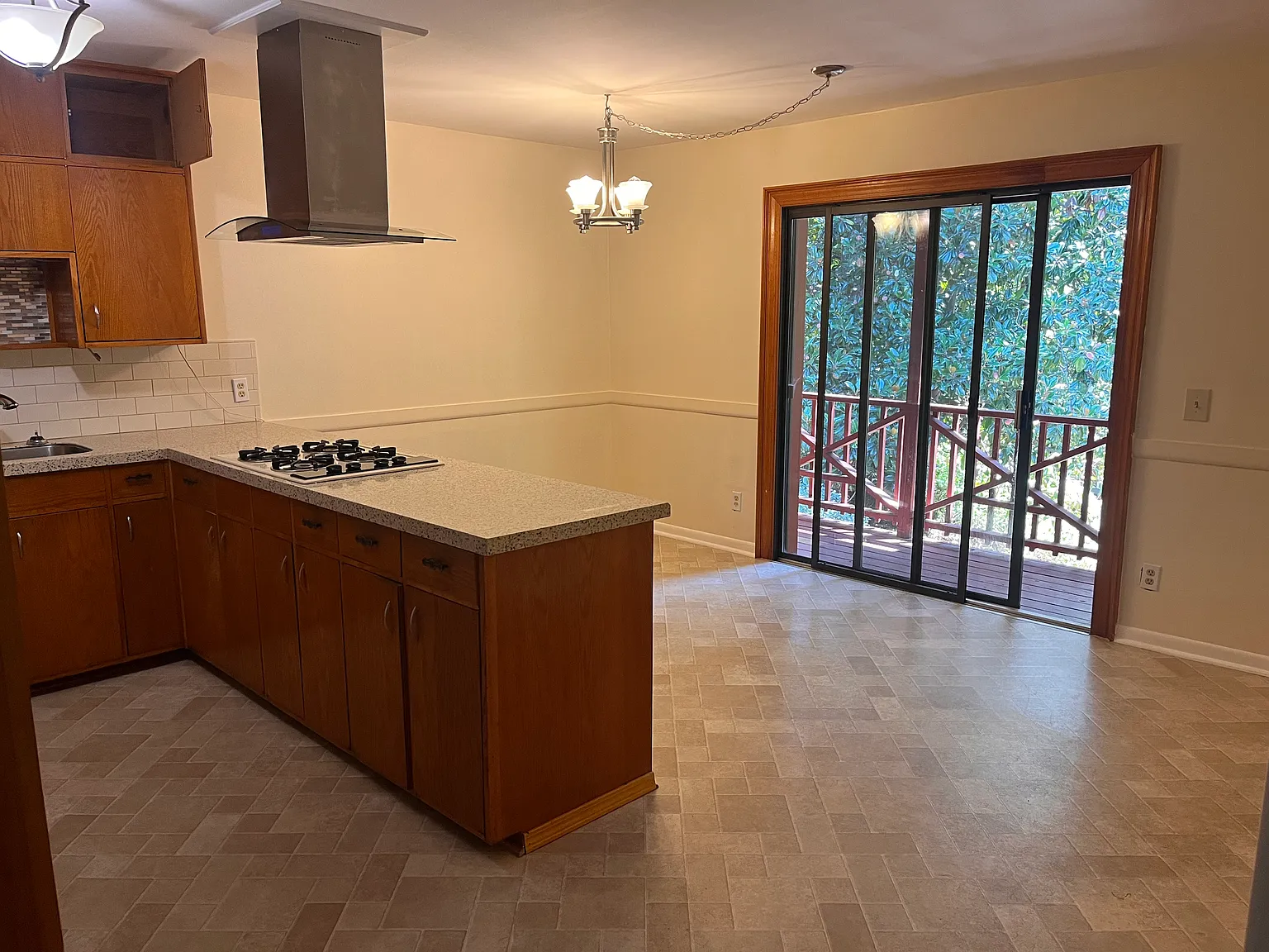 2 bed, 1.5 bath, 1600 sqft, $2,145 — Photo 3