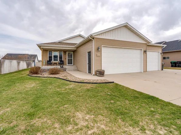 2949 McNally St, Bismarck, ND 58504