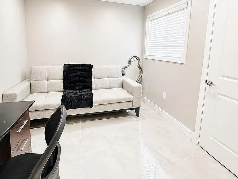 51 Chiswick Dr — Photo 13