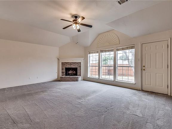 3rd image of 1120 Courtney Ln