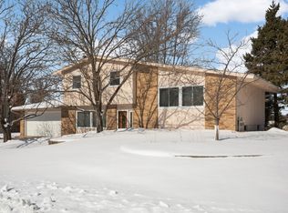 3141 Hillsboro Ave N, New Hope, MN 55427