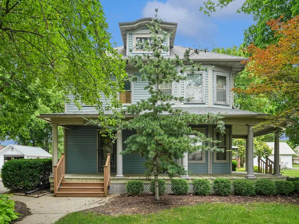 320 W 3rd St, Prophetstown, IL 61277