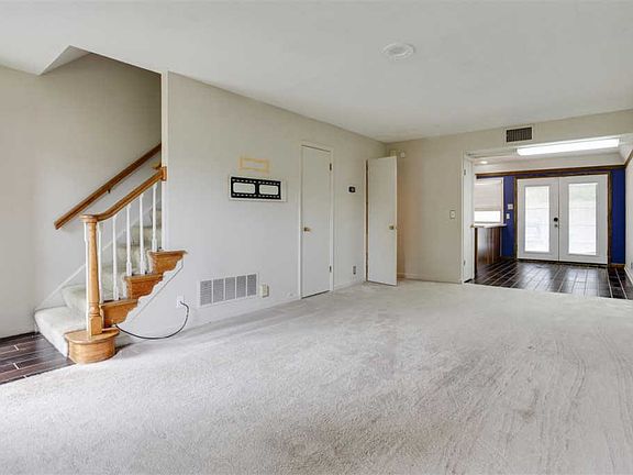 4th image of 5893 Park Ave #5893