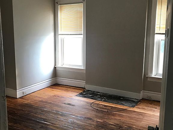 3rd image of 1715 Longfellow Pl