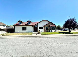 890 Argonne Ave, Hollister, CA