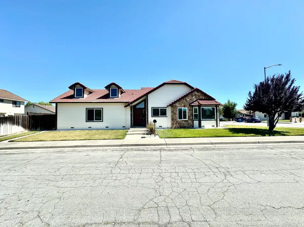 890 Argonne Ave, Hollister, CA 95023