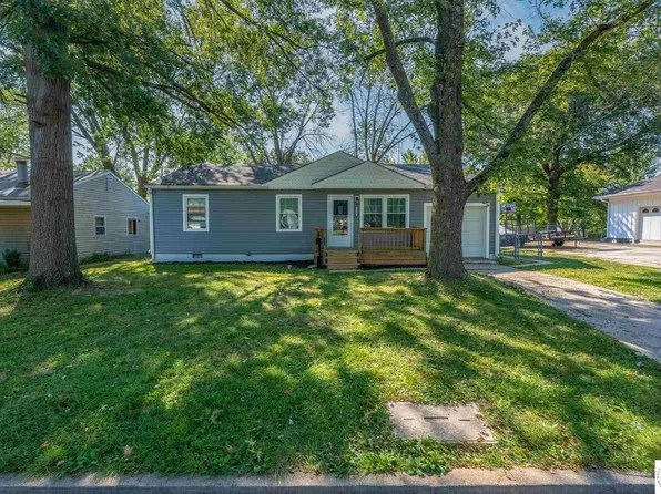 1525 Driftwood Dr, Sedalia, MO 65301