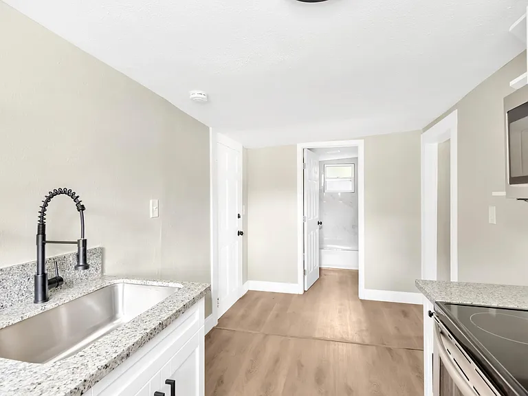 547 Wildwood Way #B — Photo 12