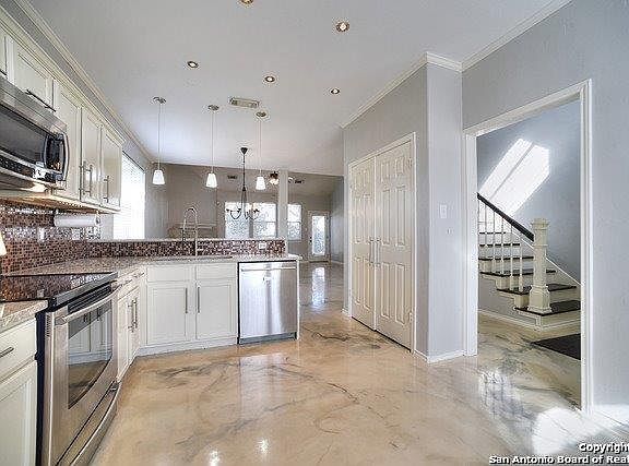 4th image of 1117 Quiet Creek Dr