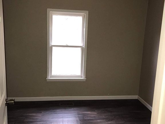 5th image of 1552 Earbob Rd