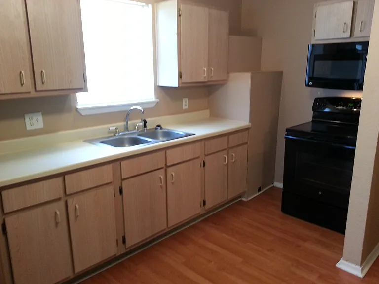500 N Beaumont St — Photo 7
