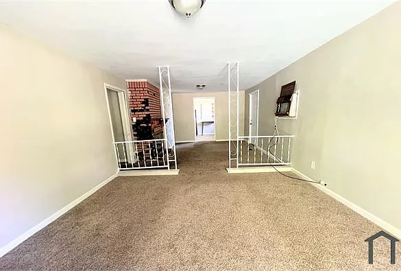 3 bed, 1120 sqft, $900 — Photo 2