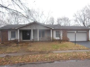 1819 Seven Pines Dr, Saint Louis, MO 63146