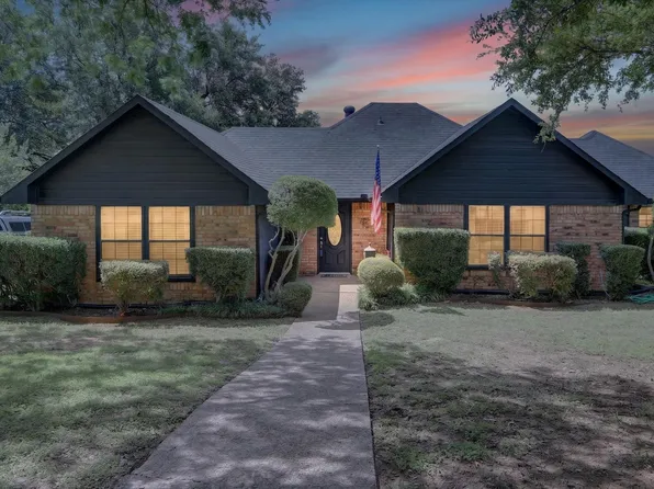 1002 Capetown Dr, Grand Prairie, TX 75050