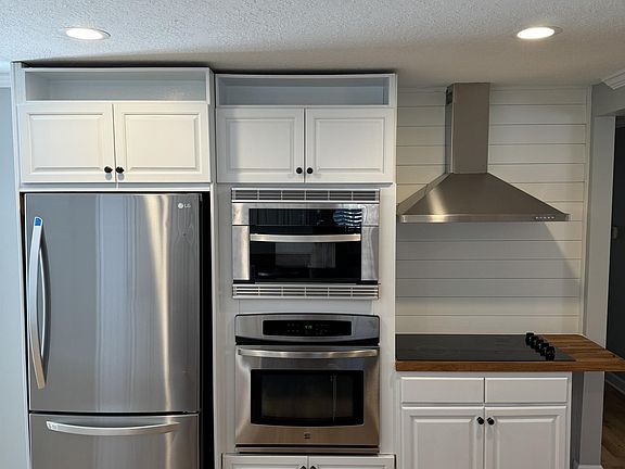 Kitchen with Appliances