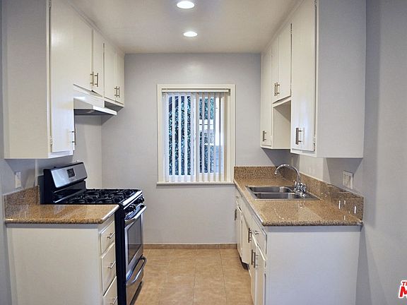 5th image of 321 Lincoln Ave APT 3