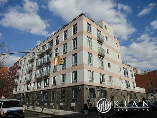 Rented by Kian Realty | media 30