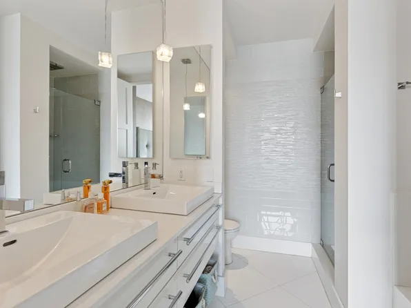 201 East 80th Street image 9 of 16