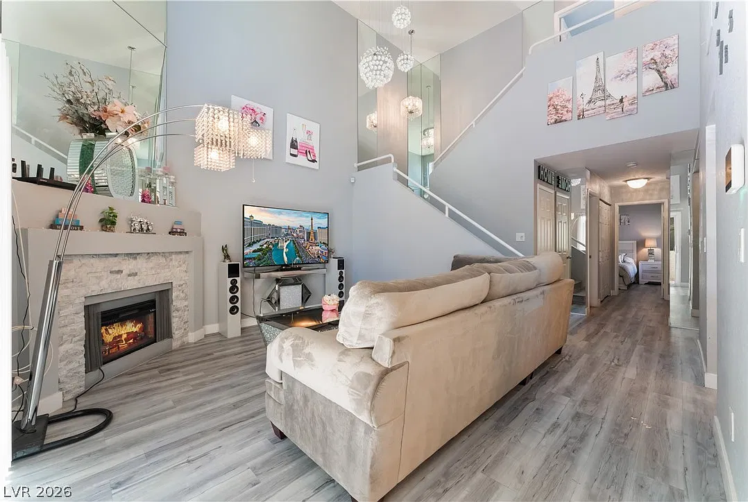 3 bed, 2.0 bath, 1591 sqft, $2,495 — Photo 1