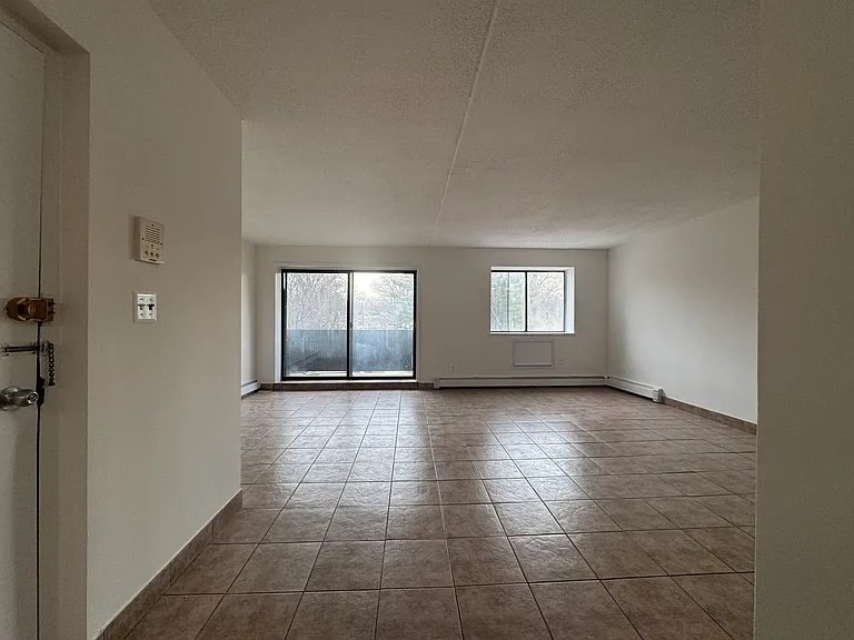 56-07 Clover Pl #3L — Photo 4