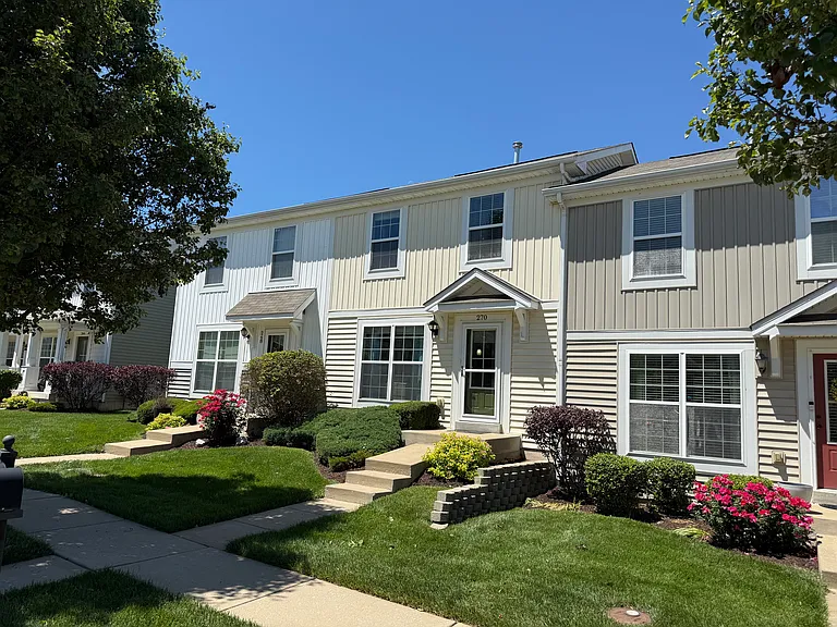 270 Countryshire Dr — Photo 1