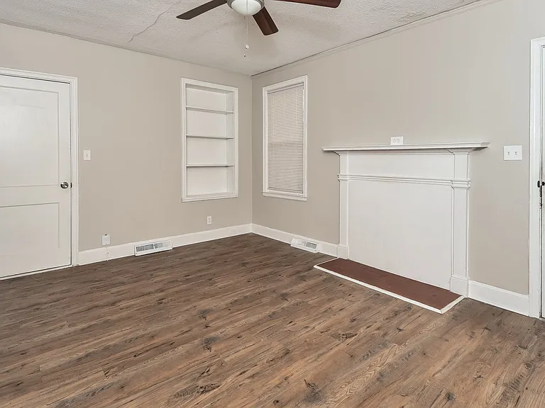 15881_020_living_room_13369224.jpg