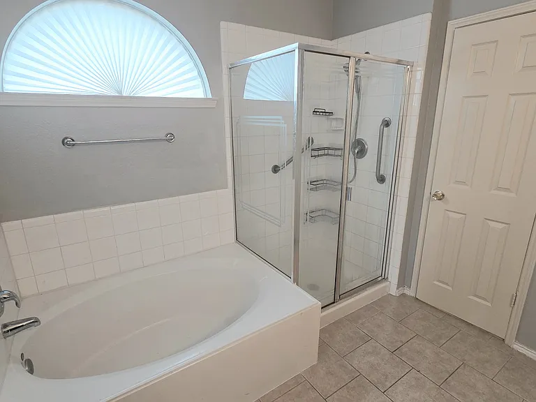 12783 Honey Locust Cir — Photo 17