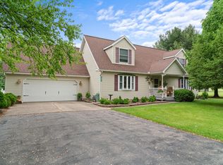 336 Jonesville Rd, Jonesville, MI 49250
