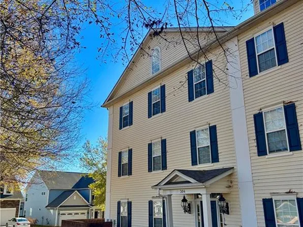 304 Townpark Dr #102, Bermuda Run, NC 27006