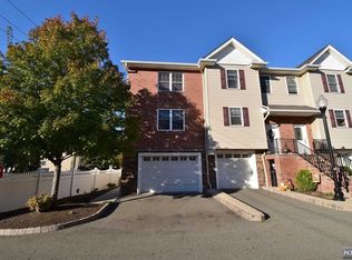 10 Doris Ln #30, Wallington, NJ 07057