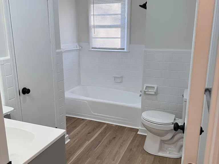 146 Fairlawn Dr — Photo 8