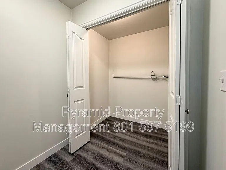3178 S 945 E #B — Photo 16