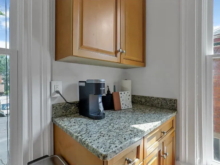82 Price Ave #C — Photo 36