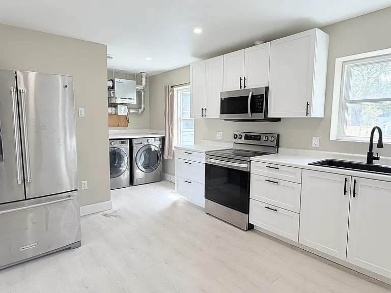 149 Margaret St #2-B — Photo 7
