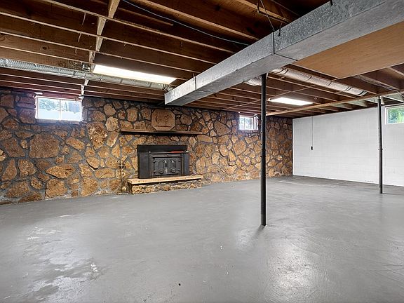 33rd image of 214 Boyd Creek Rd