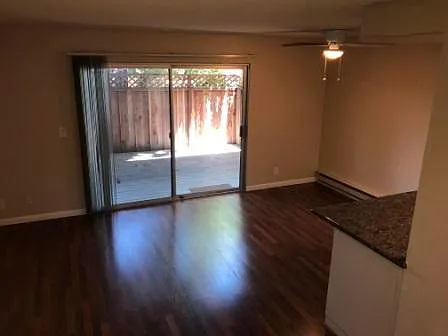 2 bed, 2.5 bath, 1000 sqft, $2,800 — Photo 2