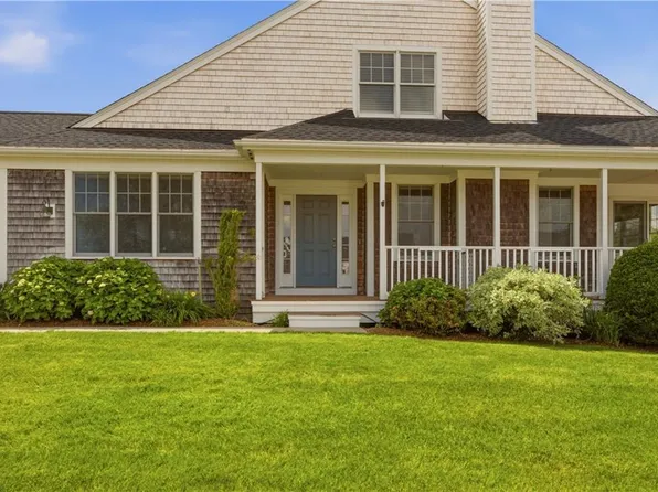 189 Ferry Landing Cir, Portsmouth, RI 02871
