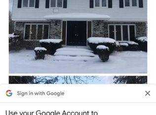 5 Pheasant Run Rd, Amherst, NY 14228