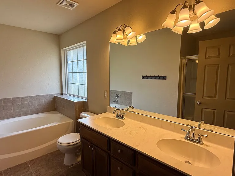2145 Scissortail Landing Dr — Photo 9
