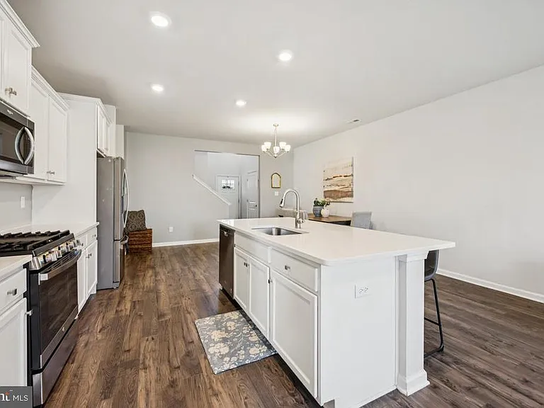 65 Morley Blvd — Photo 8