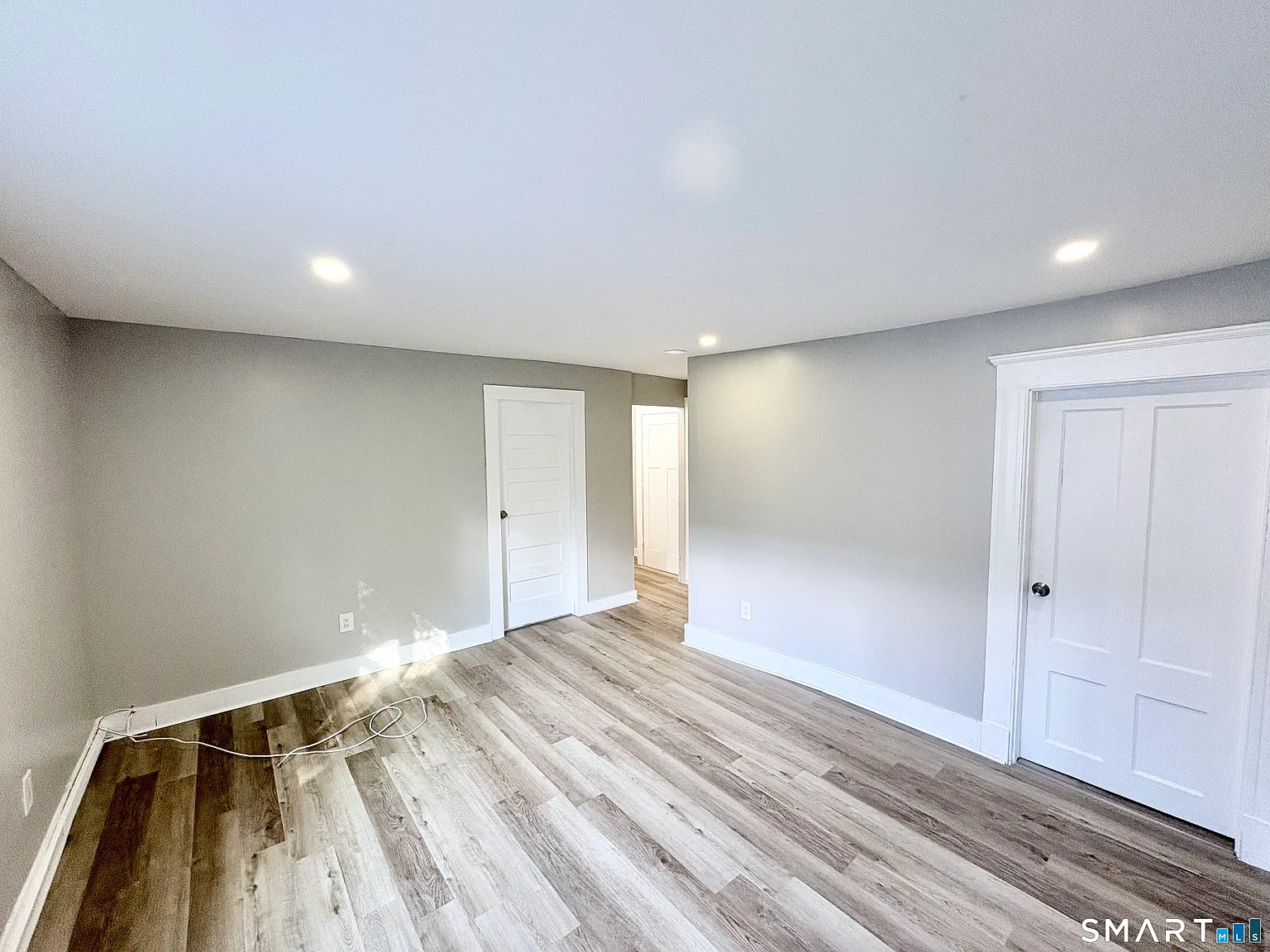 4 bed, 2.0 bath, 3600 sqft, $2,000 — Photo 3